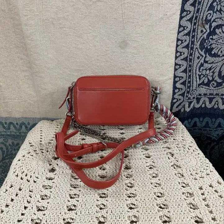 [BUNJANG] Charles &amp; Keith Leather Chain Crossbody Bag / [F] 찰스앤키스 가죽 체인 크로스백 숄더백 가방