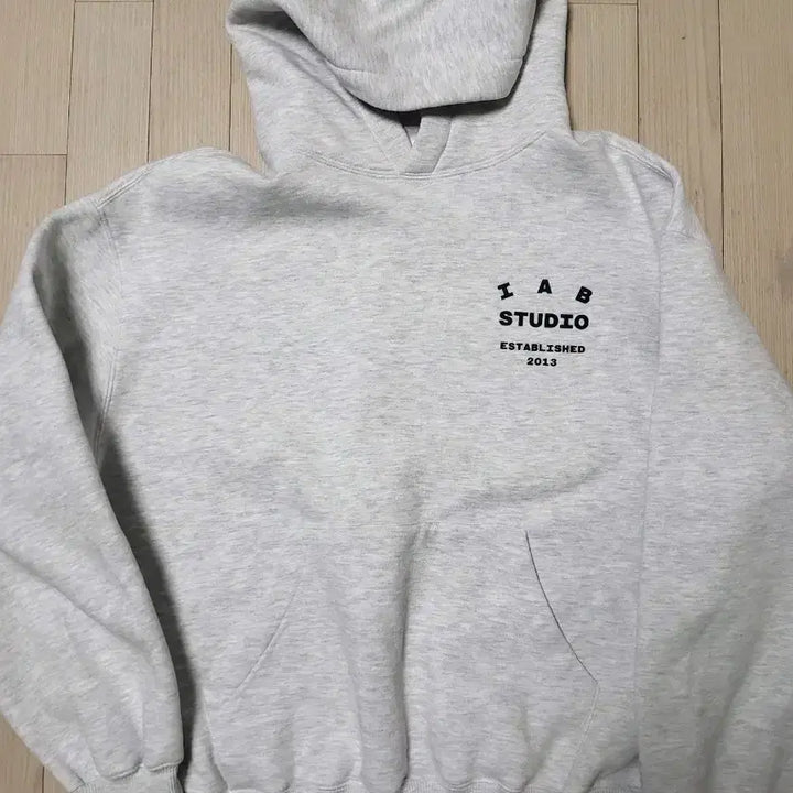 [BUNJANG] IAB Studio 25 Hoodie Light Gray Navy L / 아이앱 스튜디오 25 후드 라이트 그레이 네이비 L