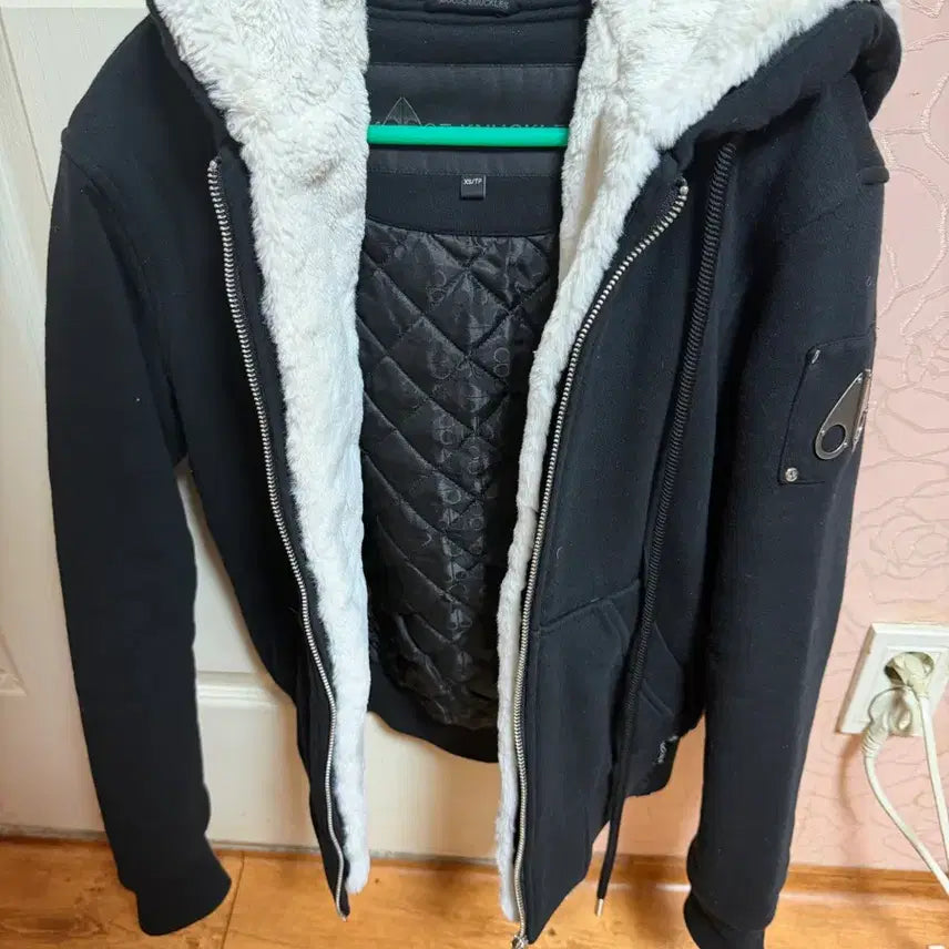 [BUNJANG] Moose Knuckles Bunny Sweater / 무스너클 바니스웨터