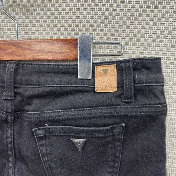 [BUNJANG] Guess Casual Logo Black Jeans 28 inch / 게스 캐주얼 로고 스판 블랙진 흑청바지 28인치 A07258