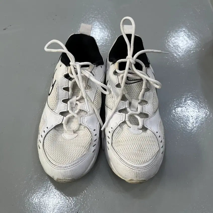 [BUNJANG] Nike Air Heights Sneakers / 255 나이키 에어 하이츠 운동화 0306M