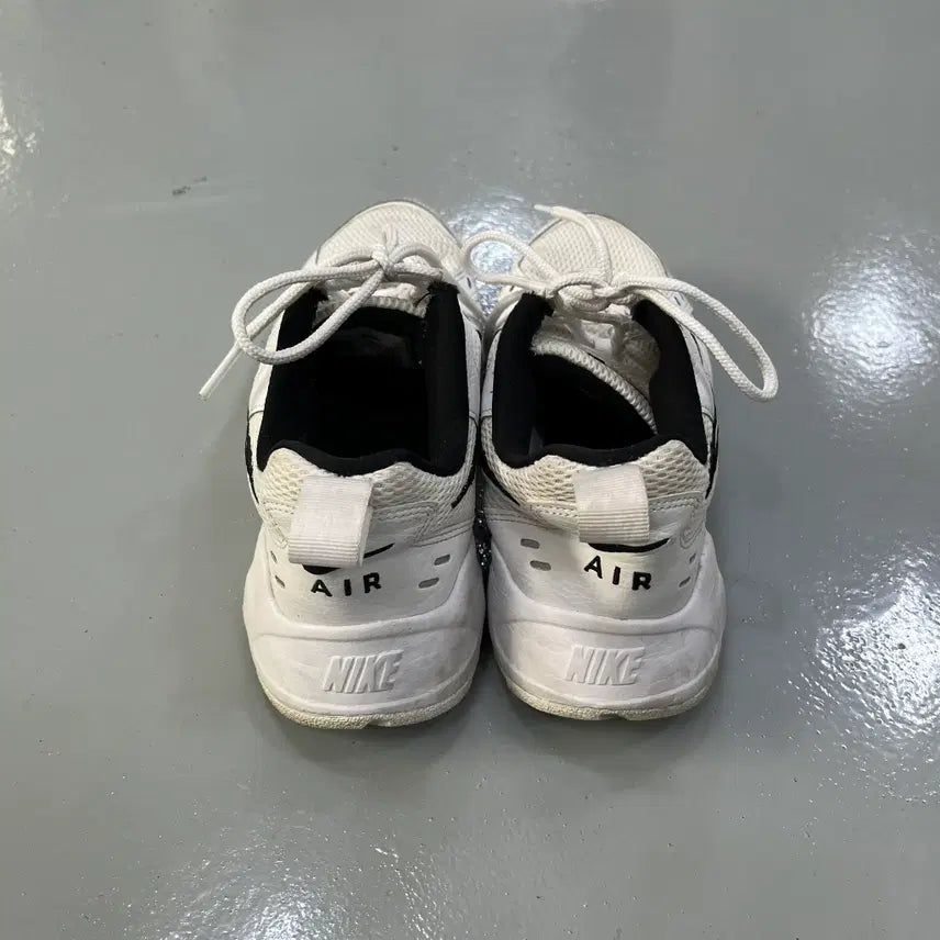 [BUNJANG] Nike Air Heights Sneakers / 255 나이키 에어 하이츠 운동화 0306M