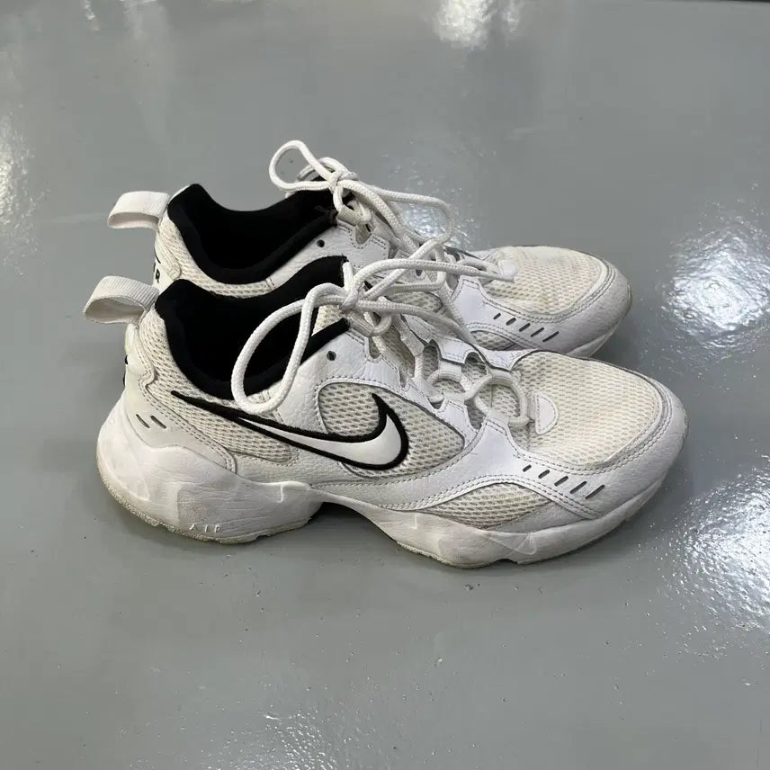 [BUNJANG] Nike Air Heights Sneakers / 255 나이키 에어 하이츠 운동화 0306M