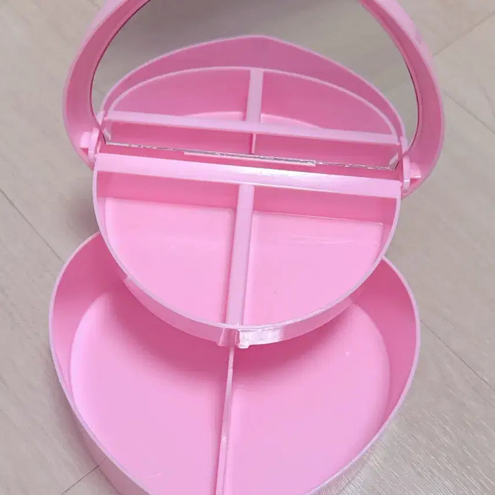 [BUNJANG] Hello Kitty Heart-Shaped Storage Box / 헬로키티 보관함