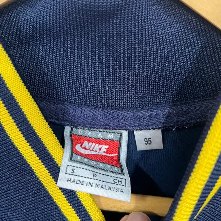 [BUNJANG] Nike Old School Michigan V-Neck Jersey / [95] 00s 나이키 올드스쿨 미시간 웜업 브이넥 반팔 져지