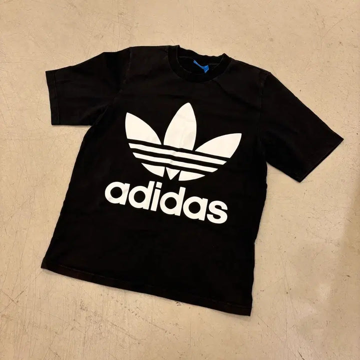 [BUNJANG] Adidas Big Logo Black T-shirt / 아디다스 빅로고 블랙 반팔티