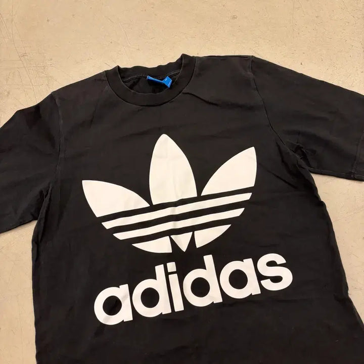 [BUNJANG] Adidas Big Logo Black T-shirt / 아디다스 빅로고 블랙 반팔티