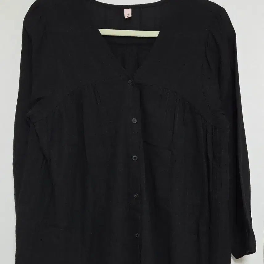 [BUNJANG] V-Neck Blouse (Black) / 브이넥 블라우스 (블랙)