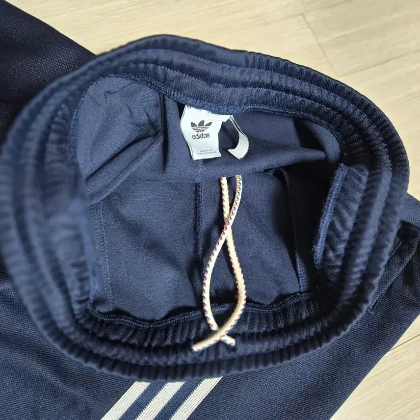 [SOLD OUT] 아디다스 네이비 삼선 트레이닝 바지