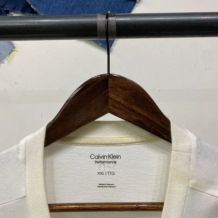 [BUNJANG] Calvin Klein CK Box Logo Long Sleeve T-shirt / (110) 캘빈클라인 CK 캐주얼 박스로고 프린팅 롱슬리브 긴팔 티