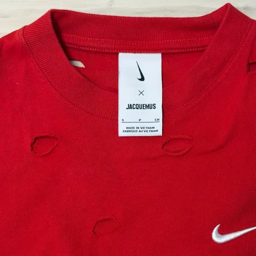 [BUNJANG] Nike x Jacquemus Red Cutout T-shirt / 나이키 x 자크뮈스 콜라보 레드 티셔츠