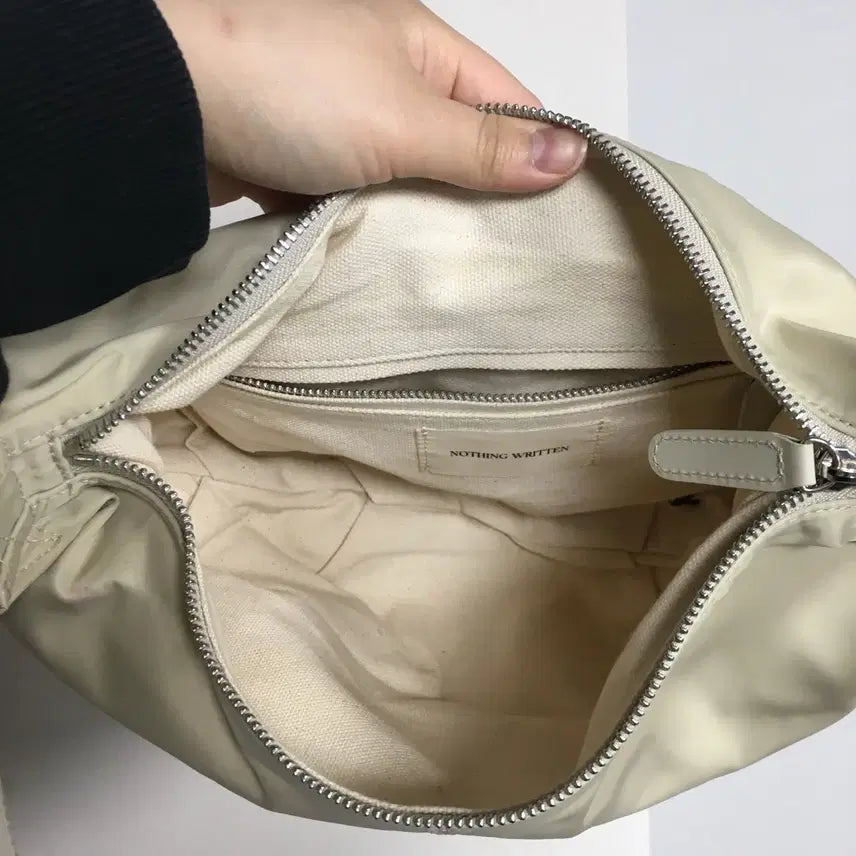 [SOLD OUT] 낫띵리튼 나일론 호보백