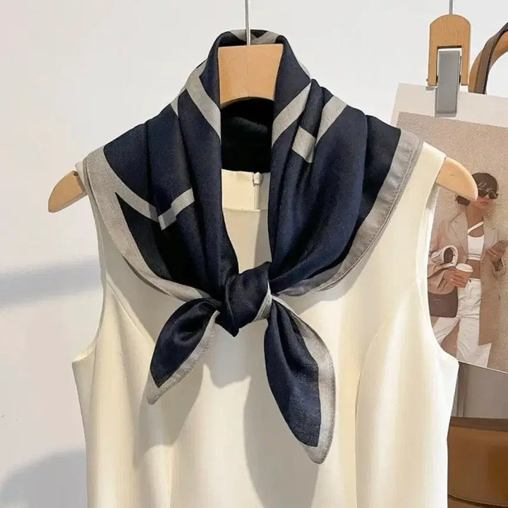 [SOLD OUT] 네이비 패턴스카프(새상품)