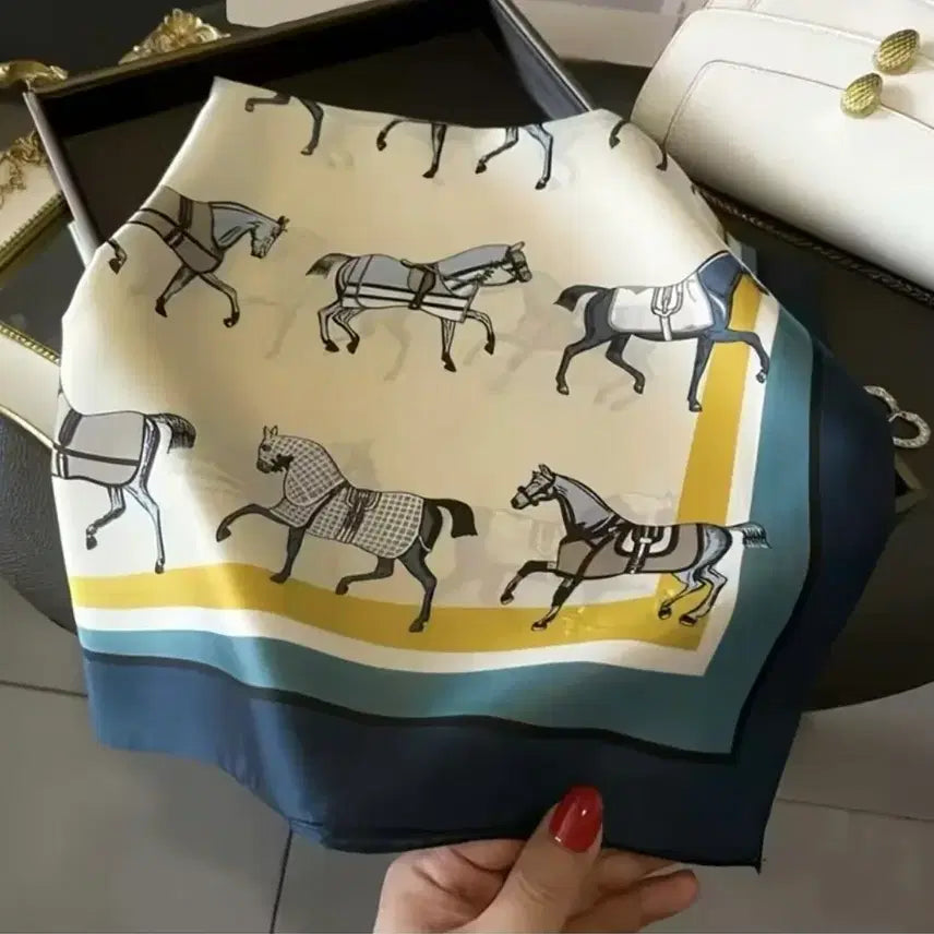 [BUNJANG] Patterned Ivory Scarf / 말 패턴 스카프 아이보리(새상품)
