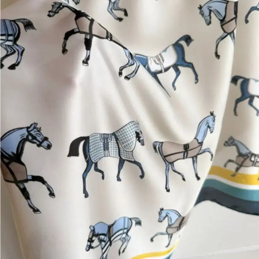 [BUNJANG] Patterned Ivory Scarf / 말 패턴 스카프 아이보리(새상품)