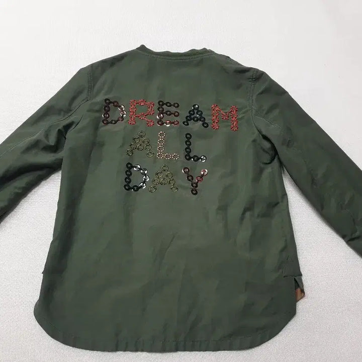 [SOLD OUT] 베네통 카키색 숏 점퍼 여성90