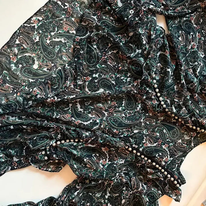 [BUNJANG] Paisley Pattern Blouse with Pearl Detail / 페이즐리 패턴 블라우스 진주 디테일