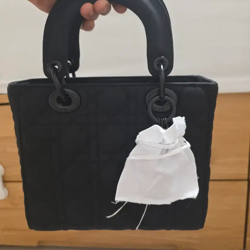 [BUNJANG] Black Quilted Shoulder Bag / 블랙가방