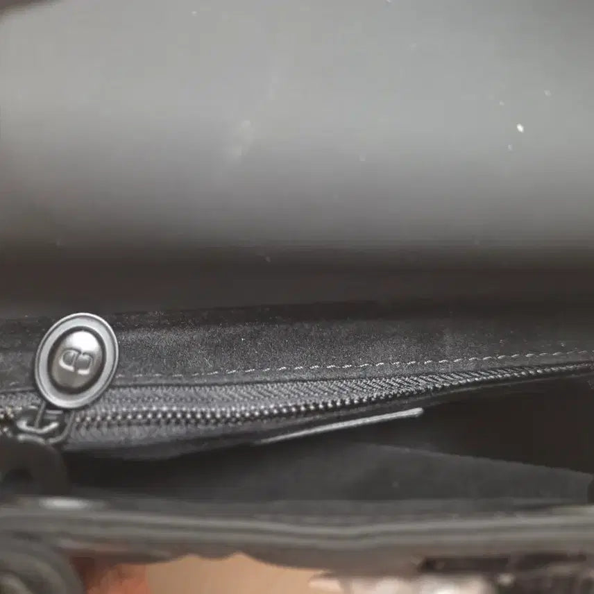 [BUNJANG] Black Quilted Shoulder Bag / 블랙가방