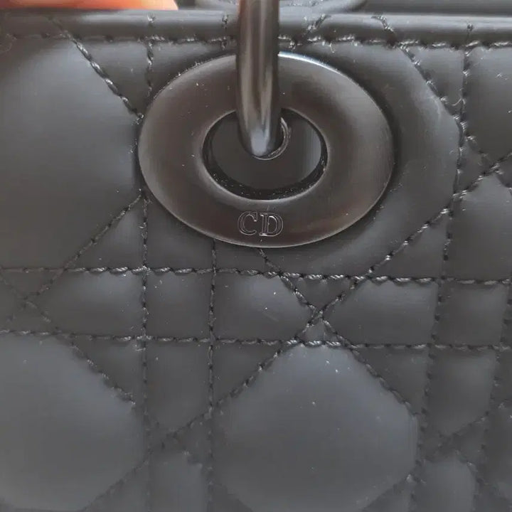 [BUNJANG] Black Quilted Shoulder Bag / 블랙가방