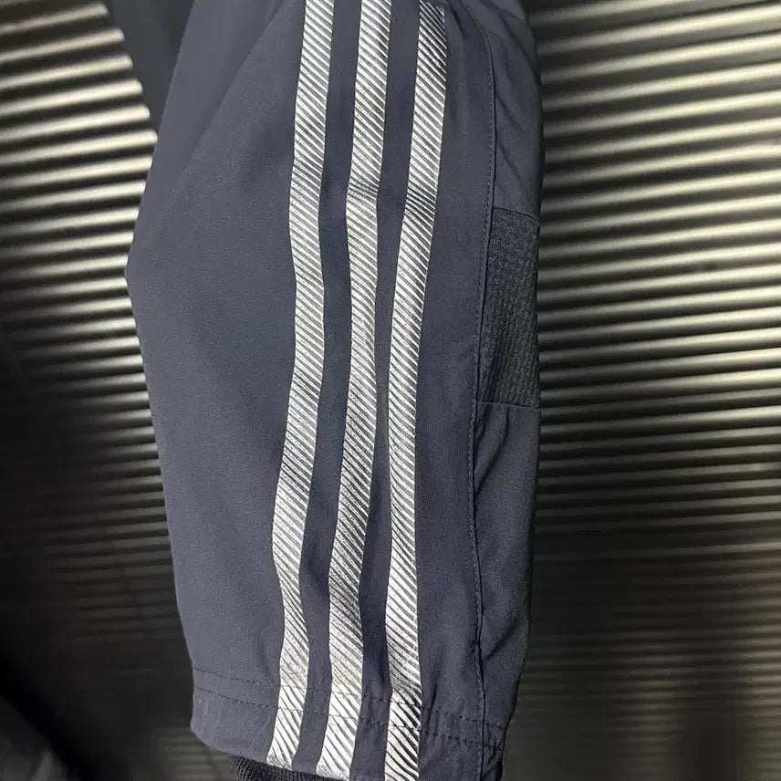 [BUNJANG] Adidas Climacool Woven Track Pants Shorts / 아디다스 6부 반바지 쇼츠 클라이마라이트 우븐 트랙 팬츠 런닝 올드스쿨