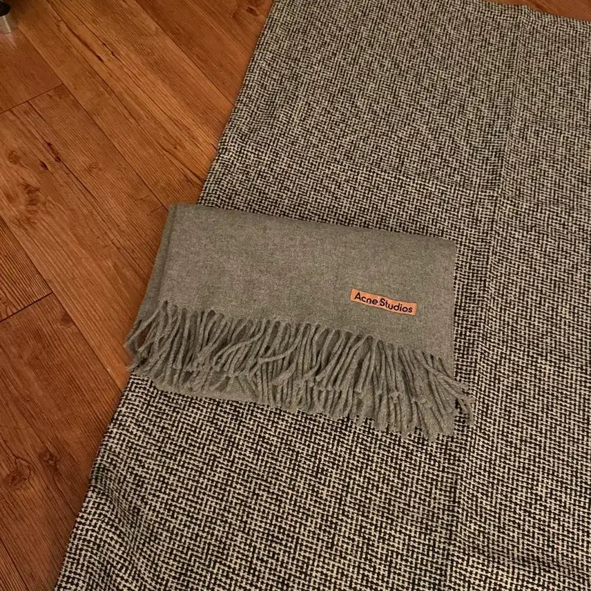 [BUNJANG] Acne Studios Oversized Wool Scarf / 아크네 스튜디오 울 그레이 머플러 오버사이즈