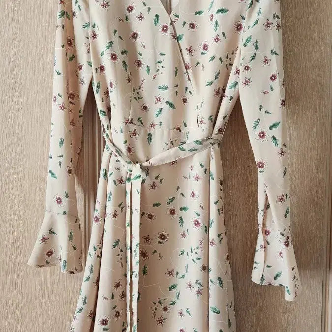 [BUNJANG] MIXXO Floral Pattern Dress / 미쏘 꽃무늬 원피스
