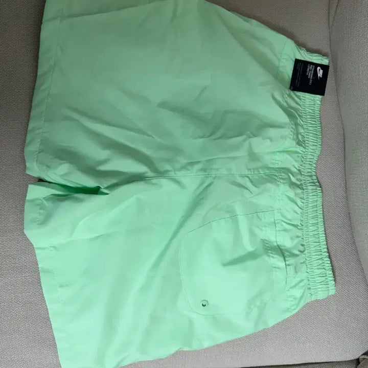 [BUNJANG] Nike Woven Flow Shorts L Fluorescent / 새상품) 나이키 우븐 플로우 쇼츠 L 형광