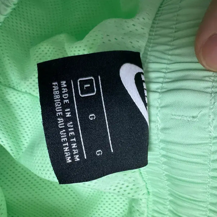 [BUNJANG] Nike Woven Flow Shorts L Fluorescent / 새상품) 나이키 우븐 플로우 쇼츠 L 형광
