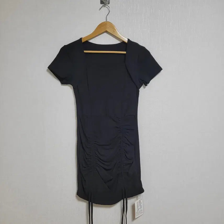 [SOLD OUT] 14.블랙 셔링 미니 원피스 미착용