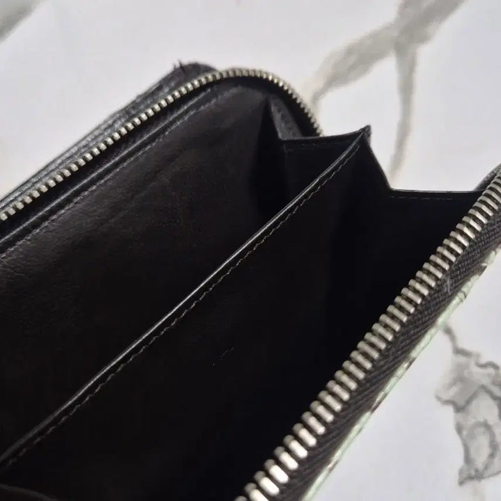 [BUNJANG] Miu Miu Snake Skin Wallet / (정품) 미우미우 뱀피 반지갑