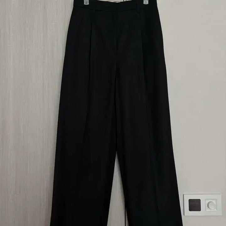 [BUNJANG] Limentari Black Wide Pleated Slacks / 리멘터리 블랙 와이드 핀턱 슬랙스