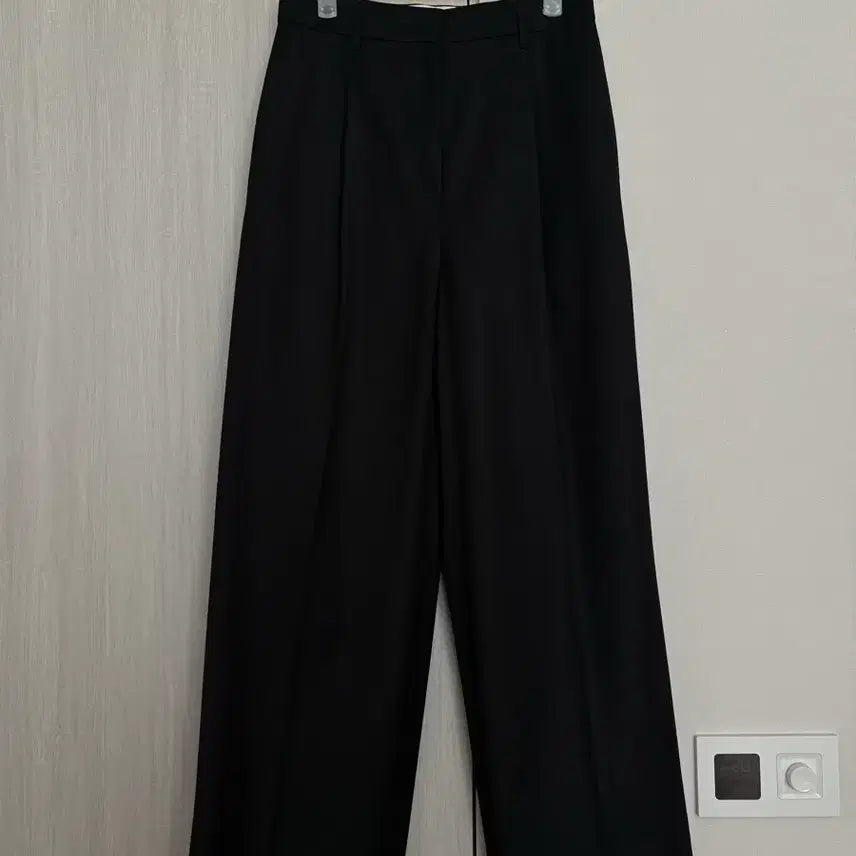 [BUNJANG] Limentari Black Wide Pleated Slacks / 리멘터리 블랙 와이드 핀턱 슬랙스