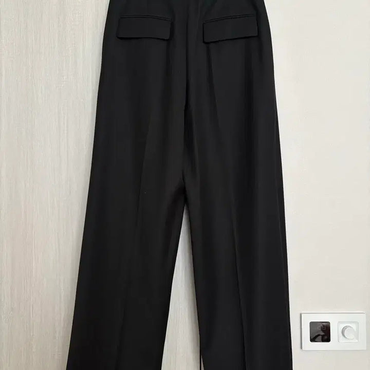 [BUNJANG] Limentari Black Wide Pleated Slacks / 리멘터리 블랙 와이드 핀턱 슬랙스