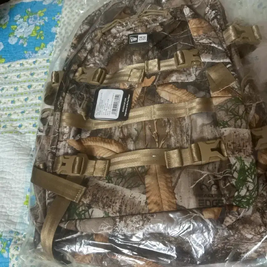 [BUNJANG] New Era 25SS Real Tree Carrier Backpack / 뉴에라 25SS 캐리어 백팩 리얼 트리 새상품