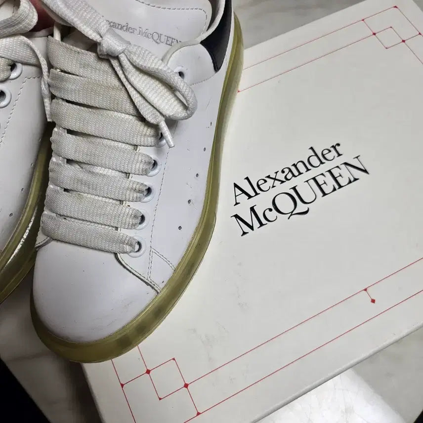 [BUNJANG] Alexander McQueen Oversized Sneakers White (Size 240) / (240사이즈/무료배송)알렉산더맥퀸 오버솔 스니커즈 화이트