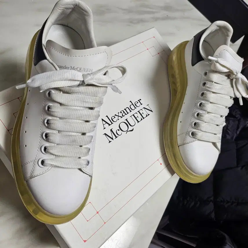 [BUNJANG] Alexander McQueen Oversized Sneakers White (Size 240) / (240사이즈/무료배송)알렉산더맥퀸 오버솔 스니커즈 화이트