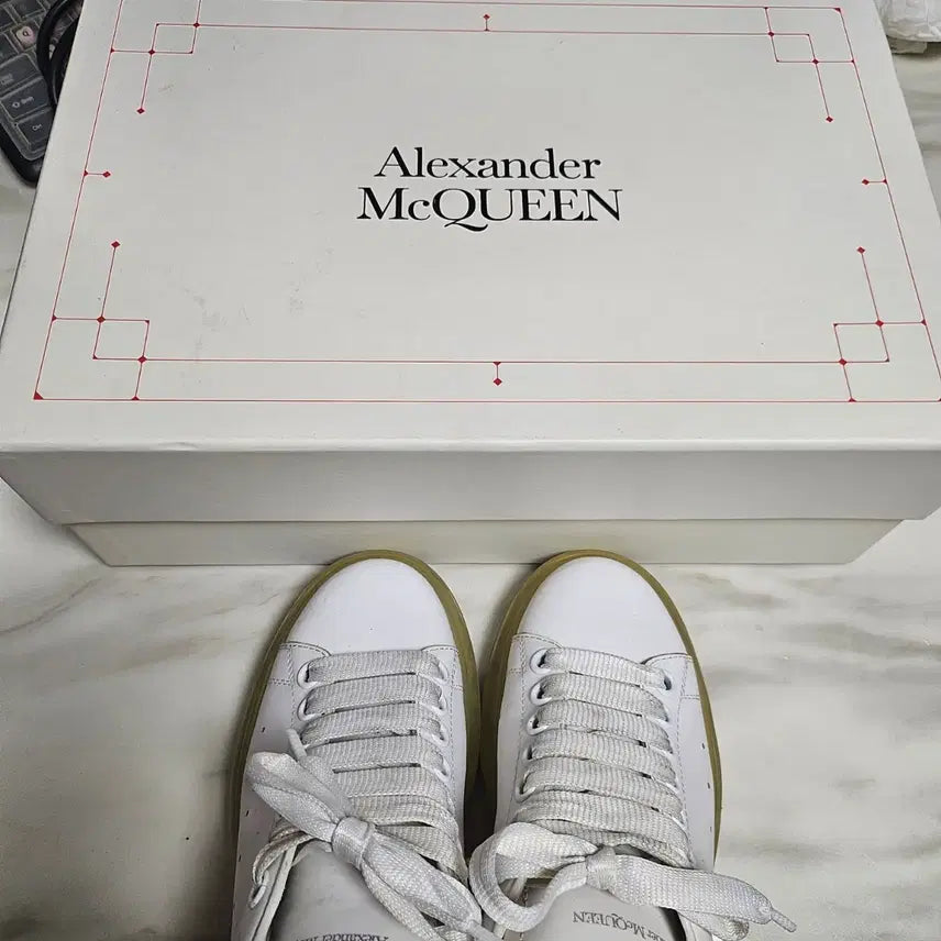 [BUNJANG] Alexander McQueen Oversized Sneakers White (Size 240) / (240사이즈/무료배송)알렉산더맥퀸 오버솔 스니커즈 화이트