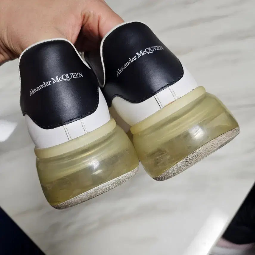 [BUNJANG] Alexander McQueen Oversized Sneakers White (Size 240) / (240사이즈/무료배송)알렉산더맥퀸 오버솔 스니커즈 화이트