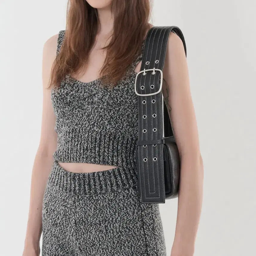 [BUNJANG] Juvine Leather Small Buckle Bag (Black) / (땡처리)쥬바인 레더 스몰 버클백(블랙)