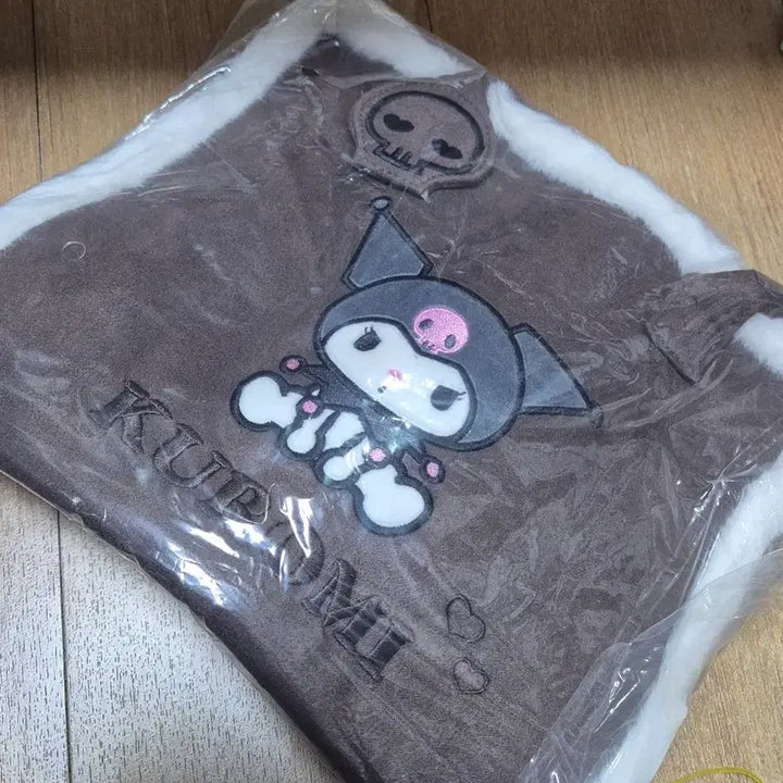 [BUNJANG] Sanrio Kuromi Fur Tote Bag / (공간정리 오늘만 특가)산리오 쿠로미 퍼 토트백 가방