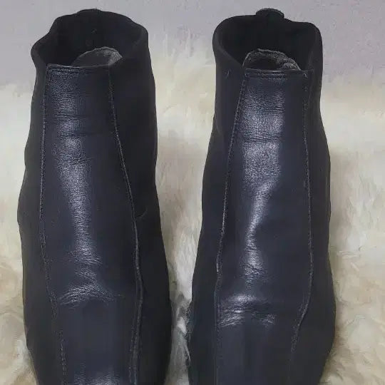 [BUNJANG] Black Leather Ankle Boots (Sizes 225-235) / 블랙 가죽 앵클 부츠 225 부터 235