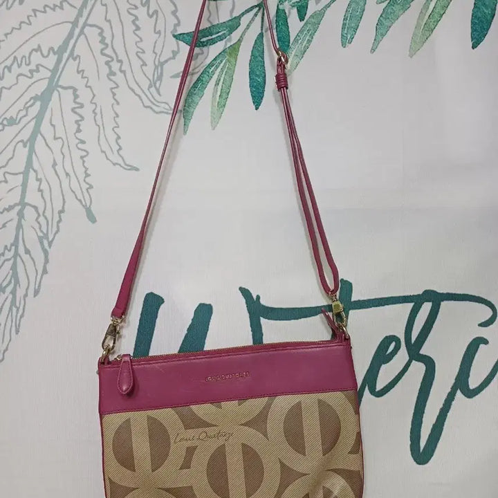 [BUNJANG] Louis Quatorze Pink Crossbody Bag / 루이까또즈 핑크 크로스백