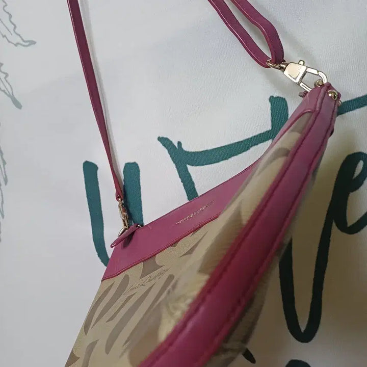 [BUNJANG] Louis Quatorze Pink Crossbody Bag / 루이까또즈 핑크 크로스백