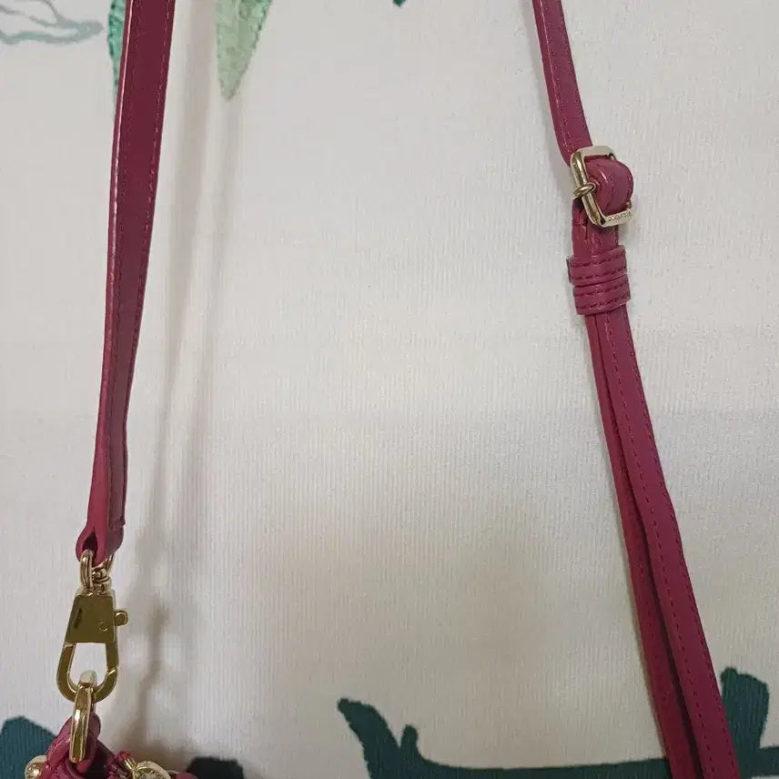 [BUNJANG] Louis Quatorze Pink Crossbody Bag / 루이까또즈 핑크 크로스백