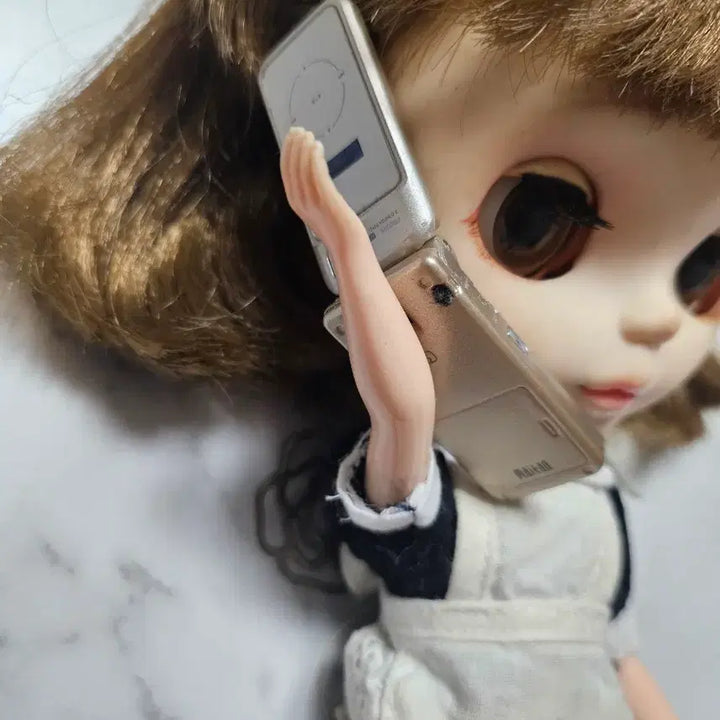 [BUNJANG] Miniature Flip Phone - Champagne Gold / 휴대폰 미니어쳐 - 샴페인 골드 플립폰
