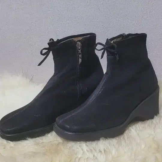 [BUNJANG] Black Suede Wedge Heel Ankle Boots (235) / 스웨이드 웨지힐 앵클 부츠 블랙235 두개 개당