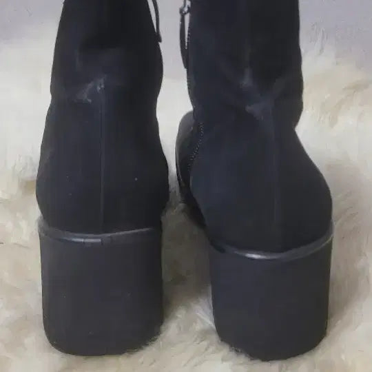 [BUNJANG] Black Suede Wedge Heel Ankle Boots (235) / 스웨이드 웨지힐 앵클 부츠 블랙235 두개 개당