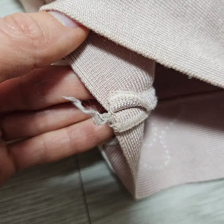 [BUNJANG] GLAMOROUS Indian Pink Embroidered Bandage Knit Dress / GLAMOROUS by andy 인디언핑크 자수 패턴 밴디지 니트 원피스