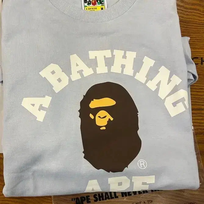 [SOLD OUT] 베이프 반팔 컬리지 티셔츠 삭스 M L
